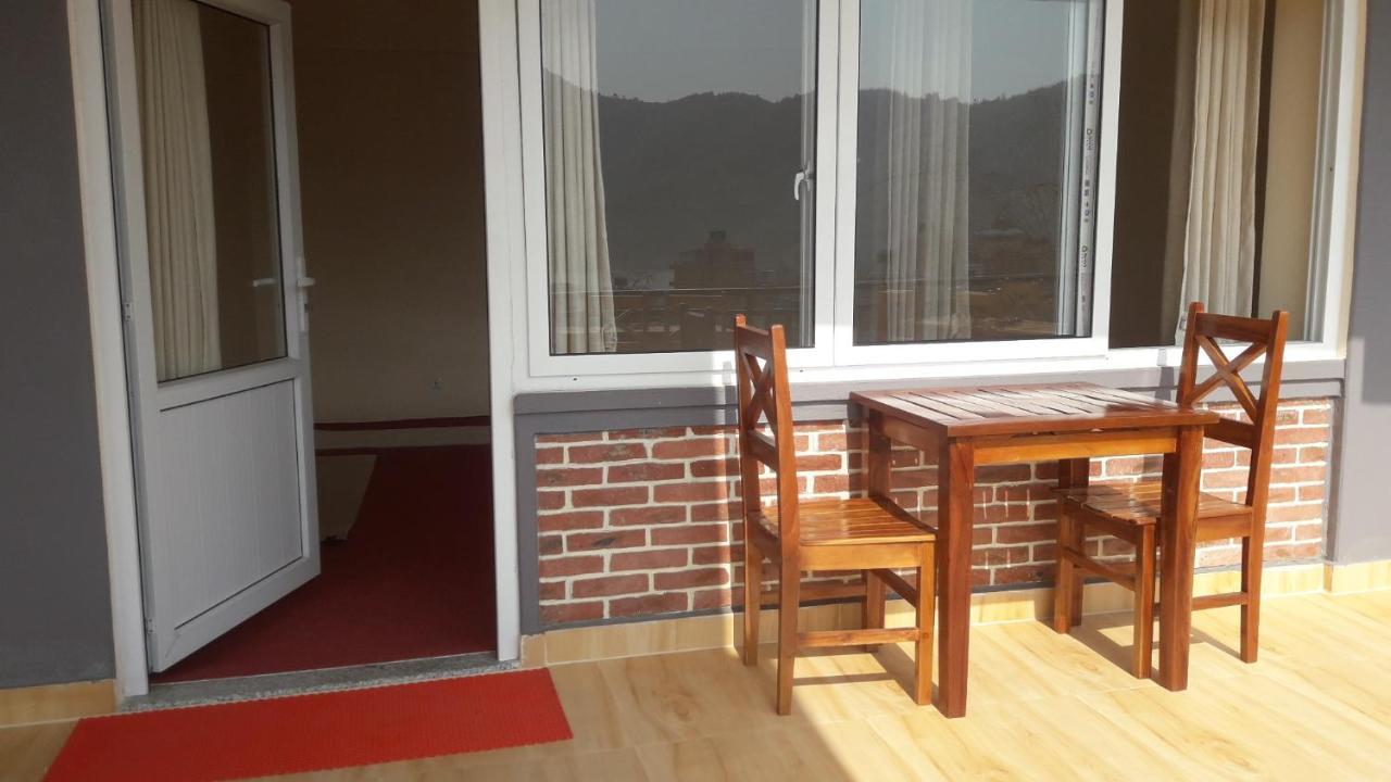 Beli Guest House Pokhara Eksteriør billede